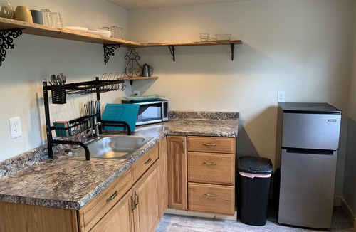 Rainier Apartment | Beautiful and Cozy Studio Guesthouse