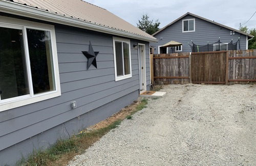 Rainier Apartment | Beautiful and Cozy Studio Guesthouse