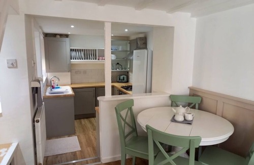 Rhyd-y-clafdy House | Beautiful and freshly renovated cottage in the heart of Pwllheli
