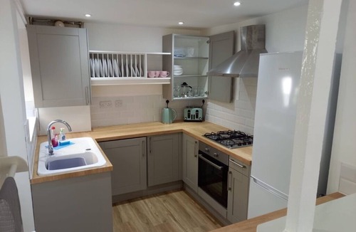 Rhyd-y-clafdy House | Beautiful and freshly renovated cottage in the heart of Pwllheli