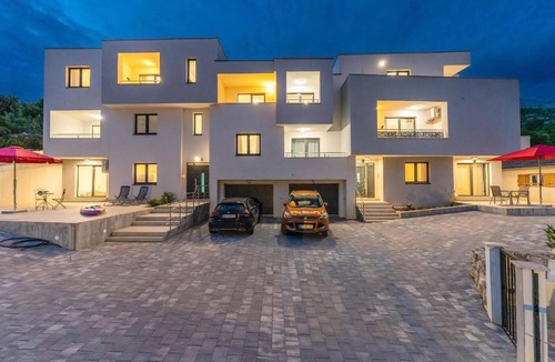 Starigrad Apartment | Beautiful and modern apartment with stunning sea views.