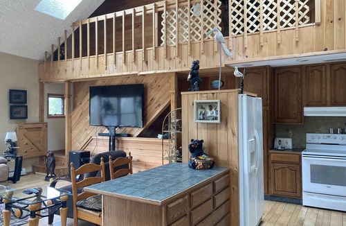 Adirondack House | Beautiful and private - Mt. Meadows Lodge