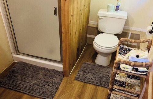 Wolf Creek Cabin | Beautiful and Quaint Cabin