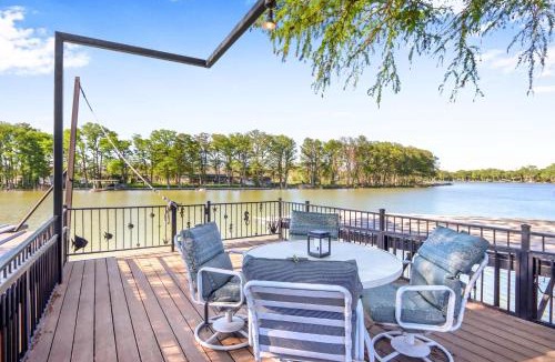 New Braunfels House | Beautiful and Relaxing Lakefront Getaway