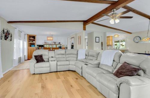 New Braunfels House | Beautiful and Relaxing Lakefront Getaway