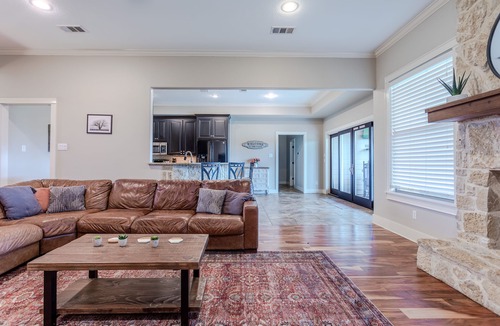 Lorena House | Beautiful and Relaxing Ranch Home Retreat