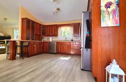 Margate House | Beautiful and spacious "home away from home" for amazing summer fun & relaxation