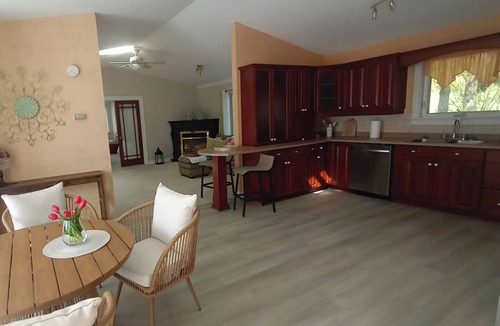Margate House | Beautiful and spacious "home away from home" for amazing summer fun & relaxation