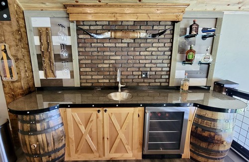 Pittsburg House | Beautiful and spacious home on a private 15 ac. lake in East Texas