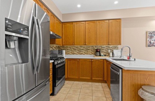 Mount Pleasant House | Beautiful and Spacious ~ 5 BR, 3.5 WR ~ Brampton