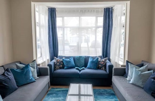 Wembley Central House | Beautiful and spacious home