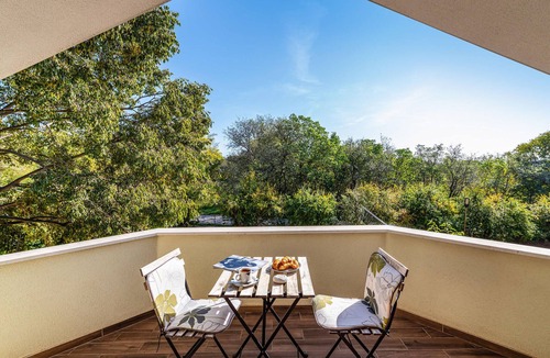 Benkovac House | Beautiful and spacious house on a spacious plot with volleyball court and swimming pool.