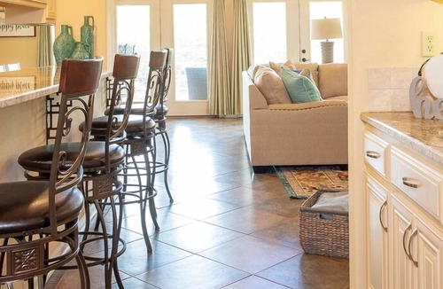Piney House | Beautiful and Spacious Lake Hamilton Home!