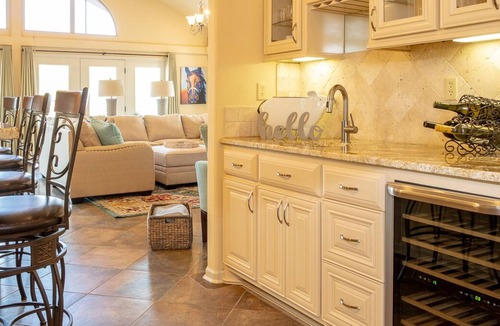 Piney House | Beautiful and Spacious Lake Hamilton Home!