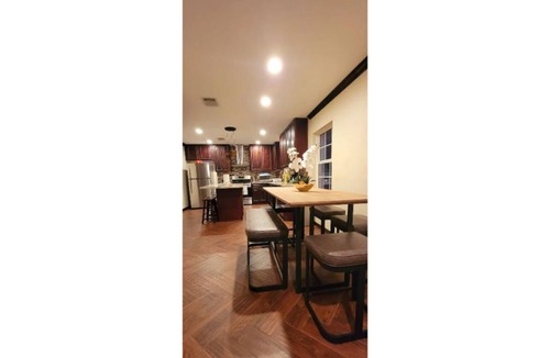 Spring Branch West House | Beautiful and Spacious 3-bedroom House