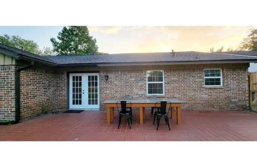 Spring Branch West House | Beautiful and Spacious 3-bedroom House
