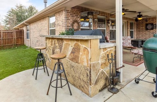 Burleson House | Beautiful and Unique 4 Bedroom Home in Shannon Creek