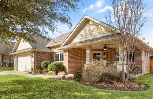 Burleson House | Beautiful and Unique 4 Bedroom Home in Shannon Creek