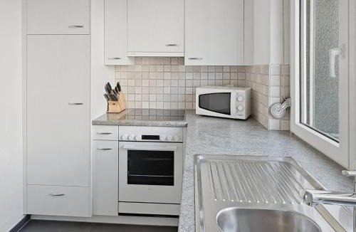 Hirslanden Apartment | Beautiful and very central 2BR flat - Sky3