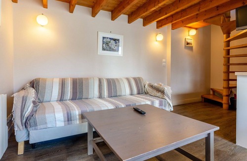 Beuvron-en-Auge House | Beautiful apartment in villa for 4 guests with WIFI