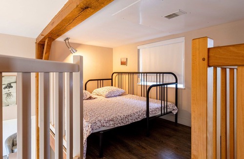 Beuvron-en-Auge House | Beautiful apartment in villa for 4 guests with WIFI