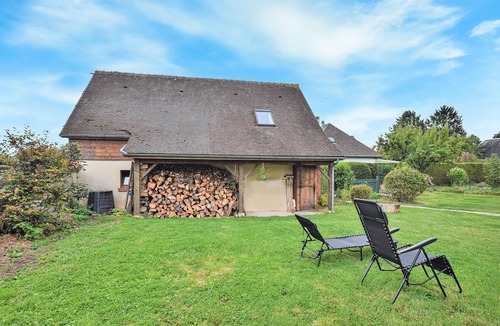 Le Mesnil-Esnard Apartment | Beautiful apartment in Le Mesnil-Esnard with WiFi