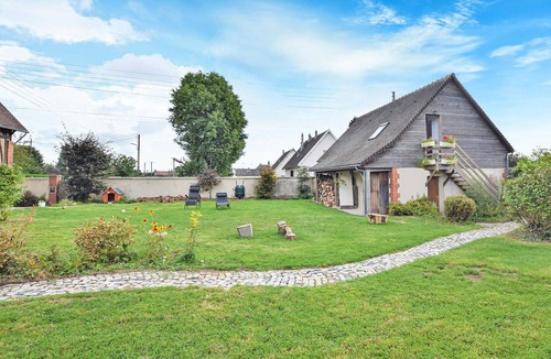 Le Mesnil-Esnard Apartment | Beautiful apartment in Le Mesnil-Esnard with WiFi