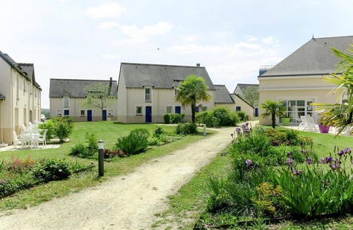 Azay-le-Rideau House | Beautiful apartment in villa for 6 people with WIFI, pool, TV, terrace and pets allowed