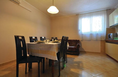 Kastel Gomilica Apartment | Beautiful apartment in Kastel Gomilica with WiFi