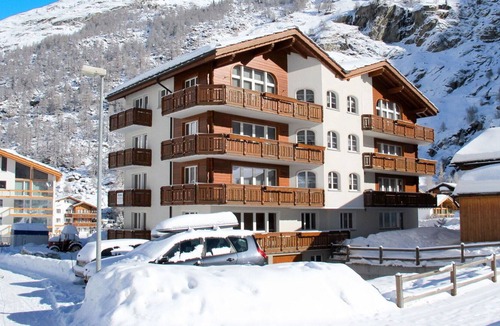 Saas Almagell Apartment | Beautiful apartment for 5 guests with WIFI, TV, balcony, pets allowed, panoramic view and parking