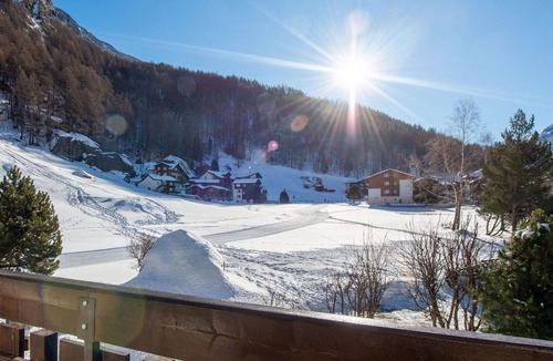 Saas Almagell Apartment | Beautiful apartment for 5 guests with WIFI, TV and balcony