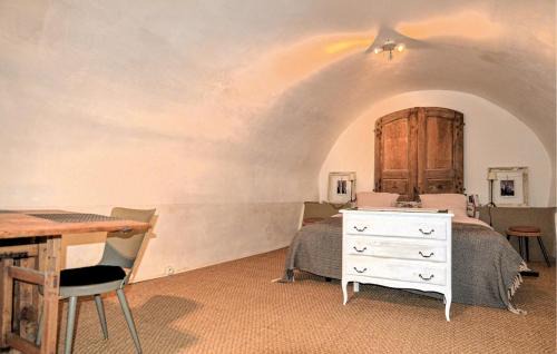 Fons-sur-Lussan House | Beautiful apartment near Uzes