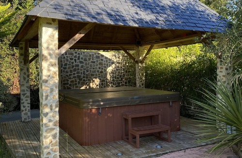 Miniac-Morvan Apartment | Beautiful apartment with terrace