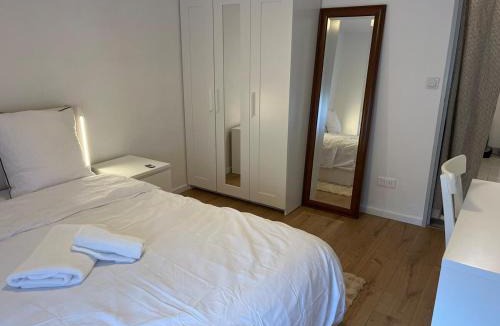 Bellevue Apartment | Beautiful apartment located in a quiet residence