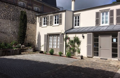 Chartres Apartment | Beautiful apartment 35m2 Chartres center with parking