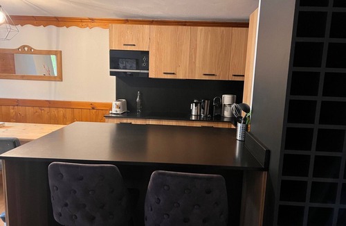 Oz-en-Oisans Apartment | Beautiful apartment and balconies on the slopes! Swimming pool, sauna, hammam and fitness