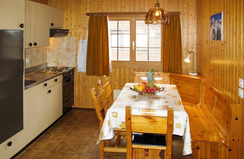 Saas-Balen House | Beautiful apartment in villa for 6 guests with WIFI, TV, patio and pets allowed