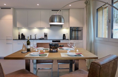 Blausee Apartment | Beautiful apartment for 4 guests with WIFI, TV, balcony, pets allowed and panoramic view