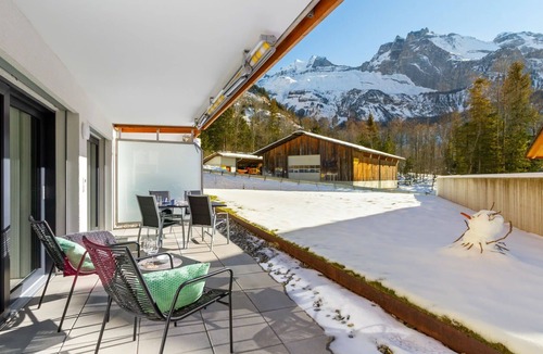 Blausee Apartment | Beautiful apartment for 4 guests with WIFI, TV, balcony, pets allowed and panoramic view
