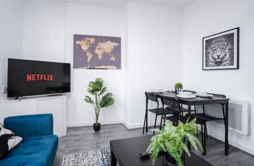 Bootle Apartment | Beautiful apartment dos - free public parking