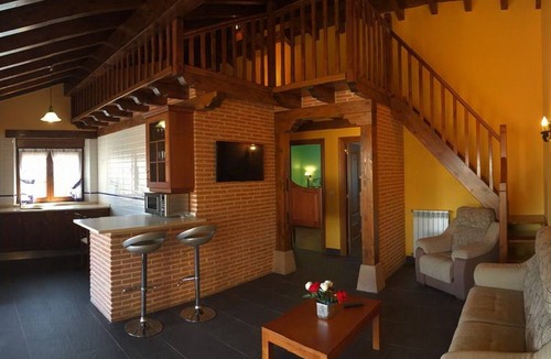 Campoo de Yuso Apartment | Beautiful apartment with lake view