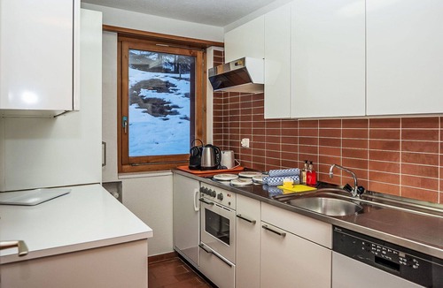 Celerina-Schlarigna Apartment | Beautiful apartment for 4 people with WIFI, TV, balcony, pets allowed and panoramic view