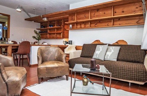 Celerina-Schlarigna Apartment | Beautiful apartment for 4 people with WIFI, TV, balcony, pets allowed and panoramic view