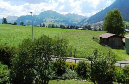 Zweisimmen Apartment | Beautiful apartment for 3 guests with WIFI, balcony and parking