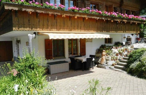 Zweisimmen Apartment | Beautiful apartment for 3 guests with WIFI, balcony and parking