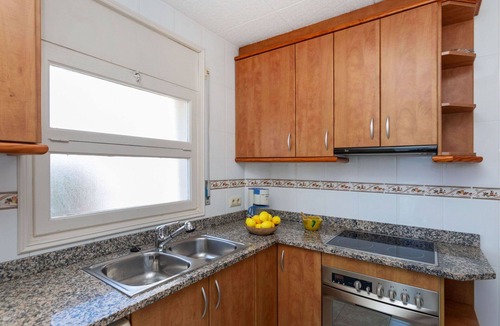 L'Escala Apartment | Beautiful apartment for 4 people with WIFI, A/C, TV and balcony