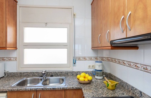 L'Escala Apartment | Beautiful apartment for 4 people with WIFI, A/C, TV and balcony