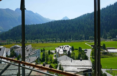 Celerina-Schlarigna Apartment | Beautiful apartment for 8 people with WIFI, TV, balcony and parking