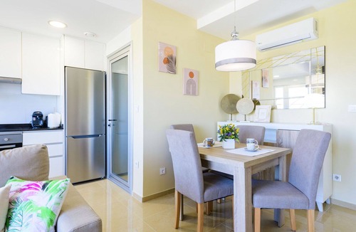 Cabanes Apartment | Beautiful apartment for 4 people with WIFI, A/C, pool, TV and terrace