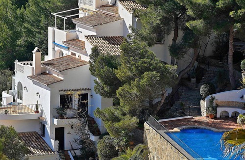 Arnella Apartment | Beautiful apartment for 4 people with A/C, pool, TV, terrace and panoramic view